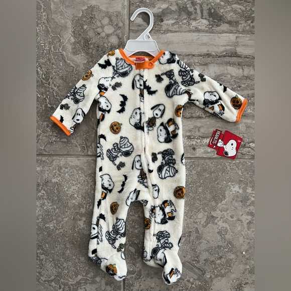 Peanuts Snoopy Halloween-Theme Footies/Onesie New w/Tag - Picture 3 of 8